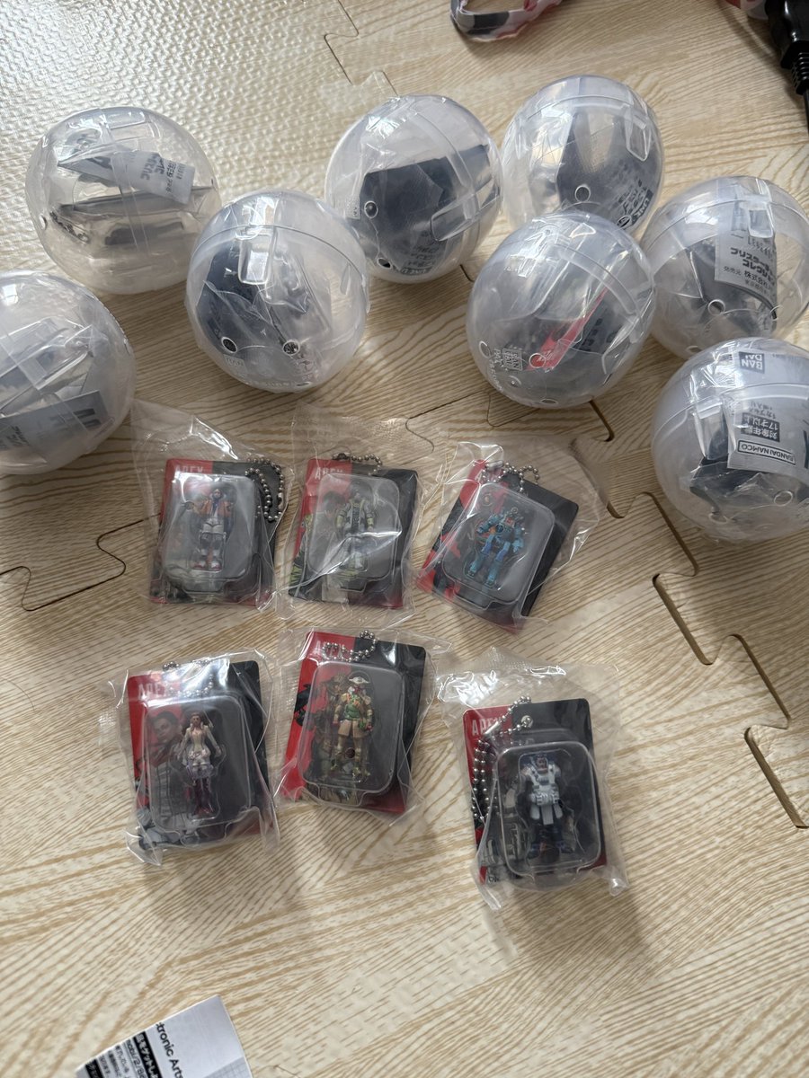 Daiamond4649's tweet photo. 7000円引いてコンプ
最後BBA出すのに4000くらい使ってきもい https://t.co/Wgvu9oBK3f