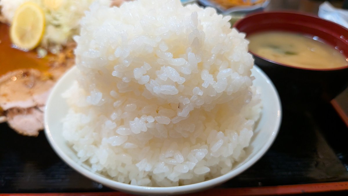 8018yoshi's tweet photo. お昼🤤
豚ヒレステーキ定食　950円
ごはん大盛り　50円
今日は酒々井町の
食事処「赤鬼」さん初訪問
仕事終わってからの13:00入店だったけど
まだあったので即オーダー
ヒレだから脂はなくあっさり、ニンニクの効いた醤油ダレに絡めてパクリ
正に飯泥棒だ🤣
美味しかったです
ご馳走様でした🙏 https://t.co/18ZAXItEdP