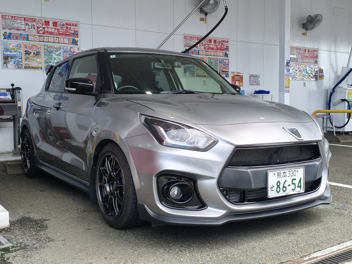 JACK_ZC33S's tweet photo. SABにてEDFC5を購入取付してしてもらい洗車✨
まだよく分かりませんが良い脚に変えたように快適に😄👍 https://t.co/t3lrXCCu96