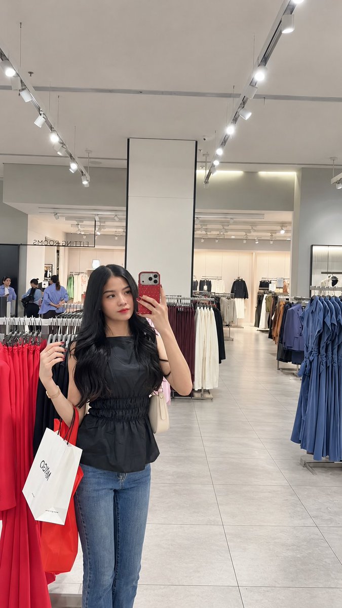 ValyValyz's tweet photo. Yu mas
#bojakarta #expojakarta #availjakarta https://t.co/U1IopfzeRc