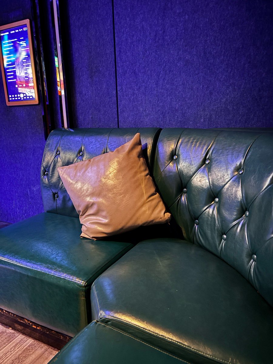 euryp837348's tweet photo. Just hit play on your favorite bop at the KTV tonight! Sing like no one’s listening, vibe like you’re headlining—good music, even better company. https://t.co/W3FzNKIbKi