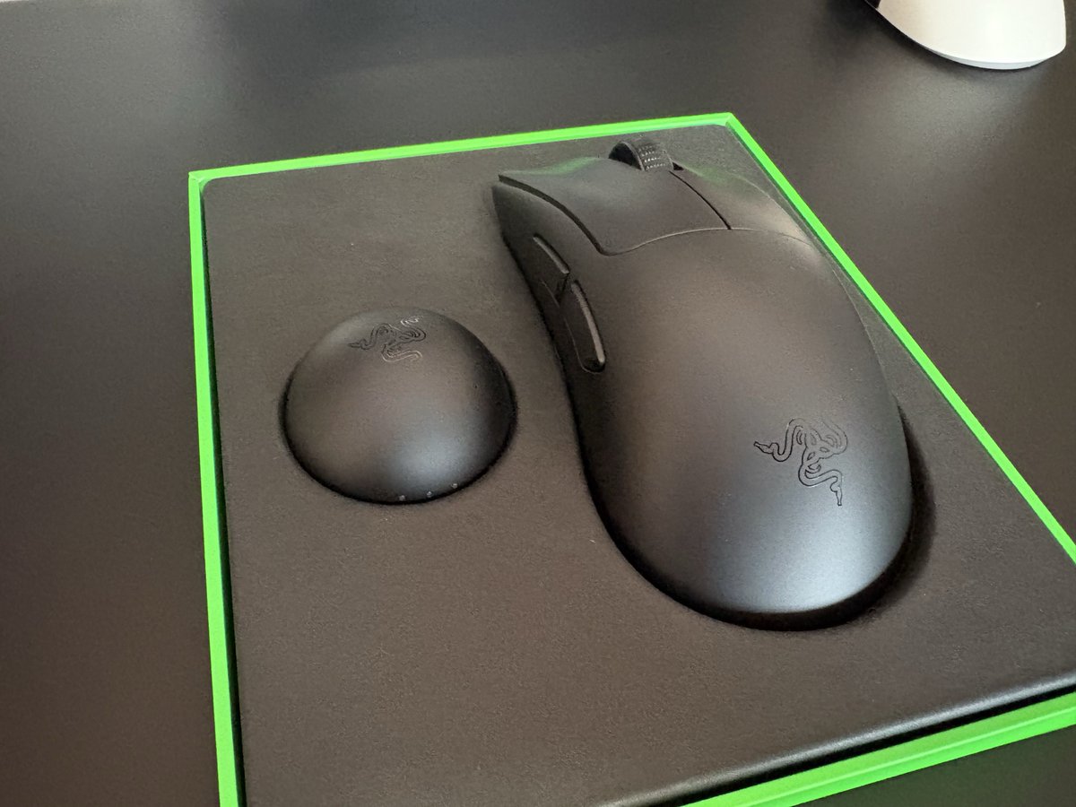 r1mfps's tweet photo. Deathadder v4 pro https://t.co/sXVMjRH1IW