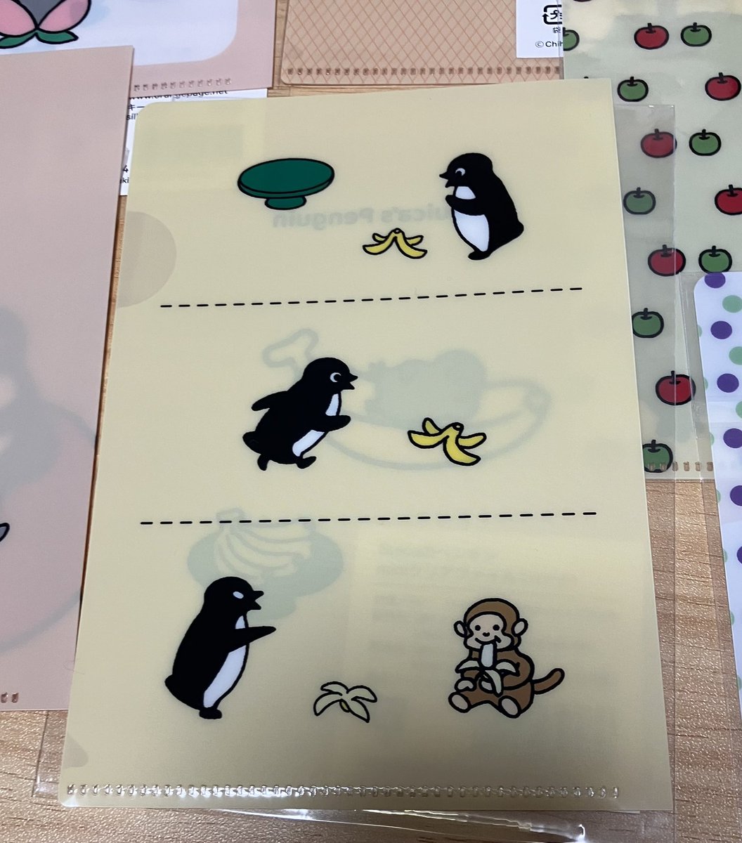oo_sa's tweet photo. 食い散らかしてるサルに怒ってるのかわいいw
#Suicaのペンギン https://t.co/DsKhhb7bMe