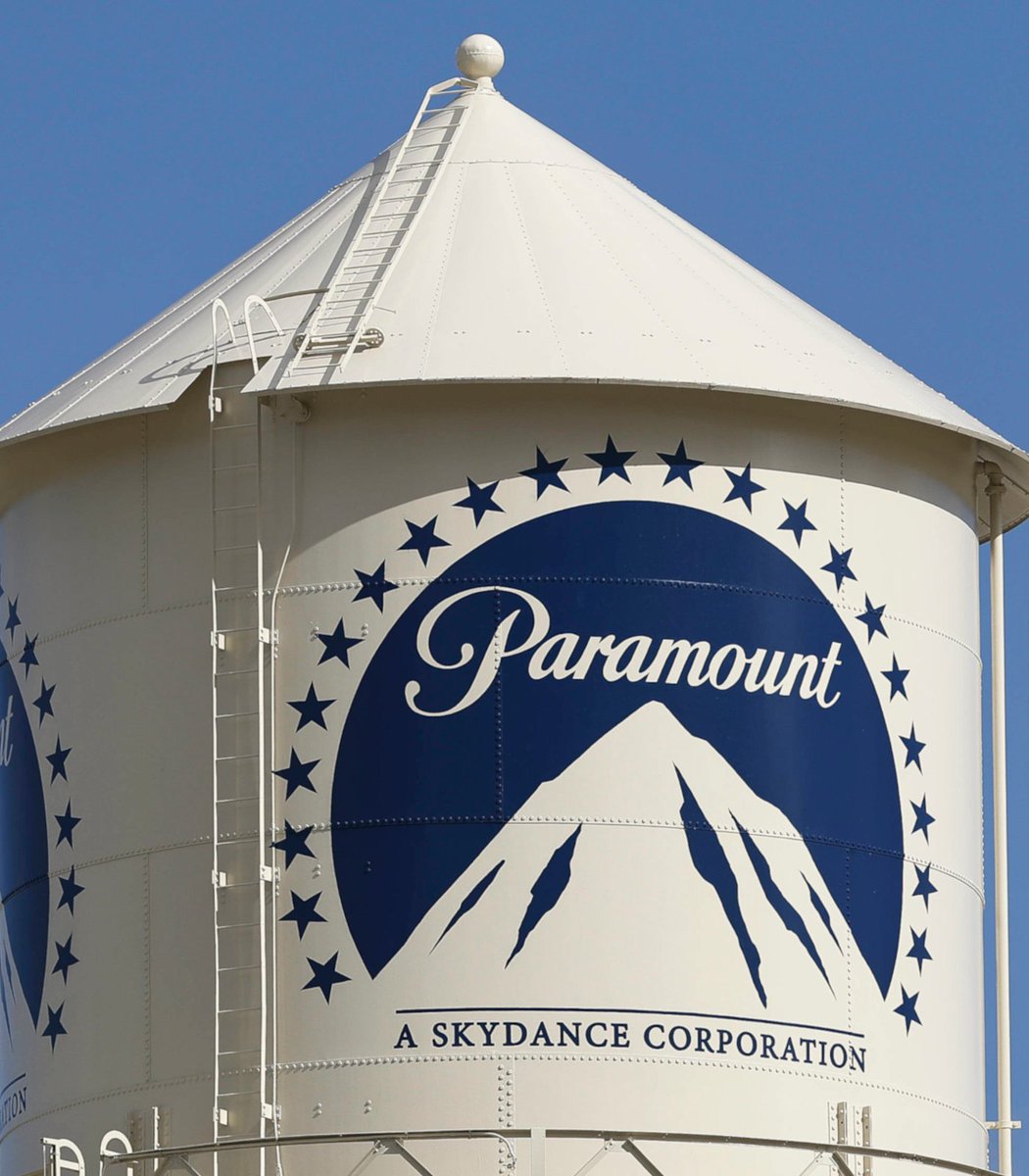 pubity's tweet photo. The FCC has allowed Paramount to sell 49.5% stake in their company to Saudi Arabia, the UAE, and Qatar.

A massive portion of one of America's biggest entertainment companies will likely be owned by foreign sovereign wealth funds. https://t.co/lvH7AQM7Cq