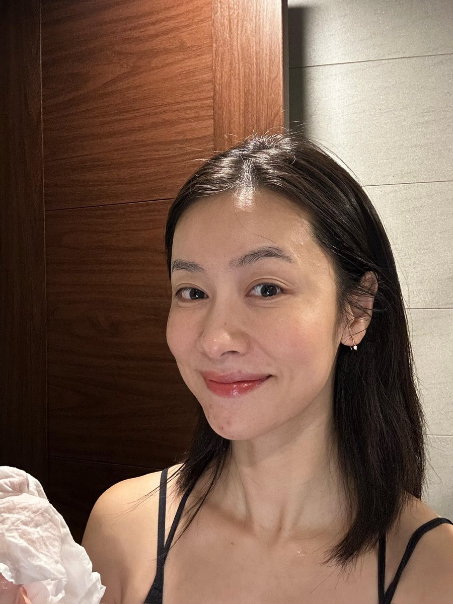 Vega943's tweet photo. 素颜这个状态可以打多少分呢 https://t.co/qlzjV660pE
