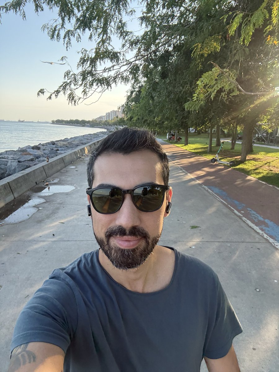 CCG90's tweet photo. Günaydın😎🏃🏻
#cumartesi https://t.co/Mhg5cJpN37