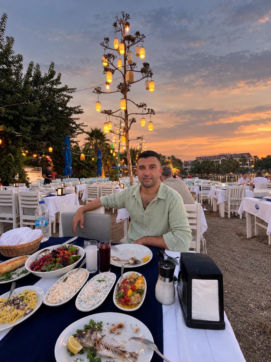 RizaAsk's tweet photo. Ezberim yok benim genelde bildiğimi okurum... https://t.co/Ir2Oj9jGTC