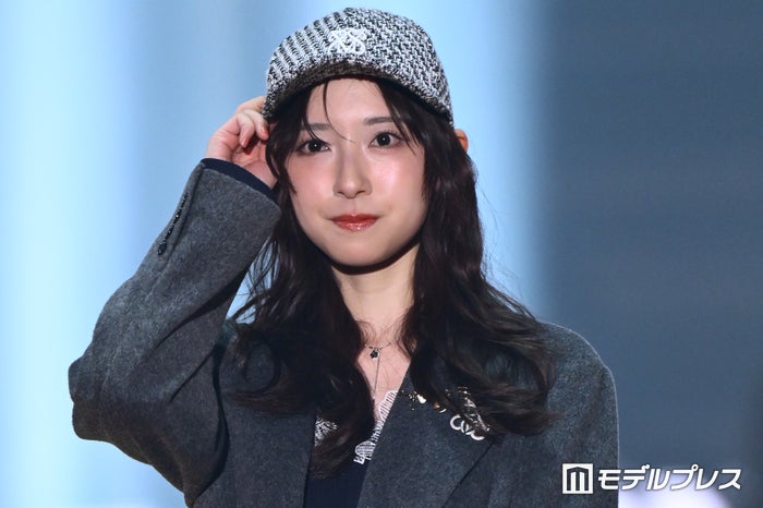 modelpress's tweet photo. 【❤️TGC 2026 A/W❤️】

日向坂46金村美玖、キャップ×ウェーブヘア ジャケット使った秋コーデ
https://t.co/OkRYaGQQWW

#マイナビTGC #TGC https://t.co/c8jxnvdbpp