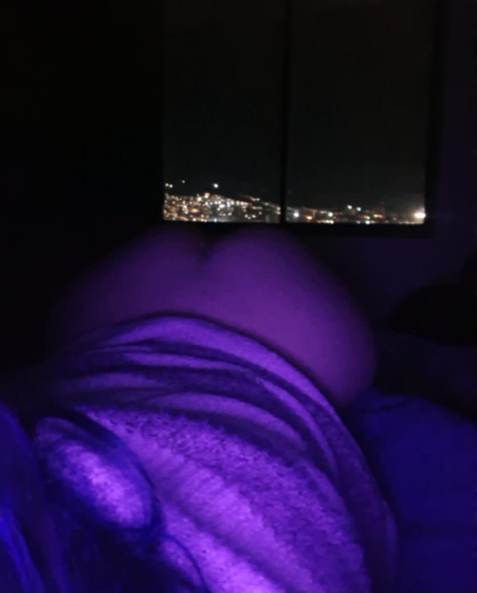 nniatrr's tweet photo. Dándole a la ventana la vista que quisieras tener #nsfwtwt https://t.co/aY4CMnECzm