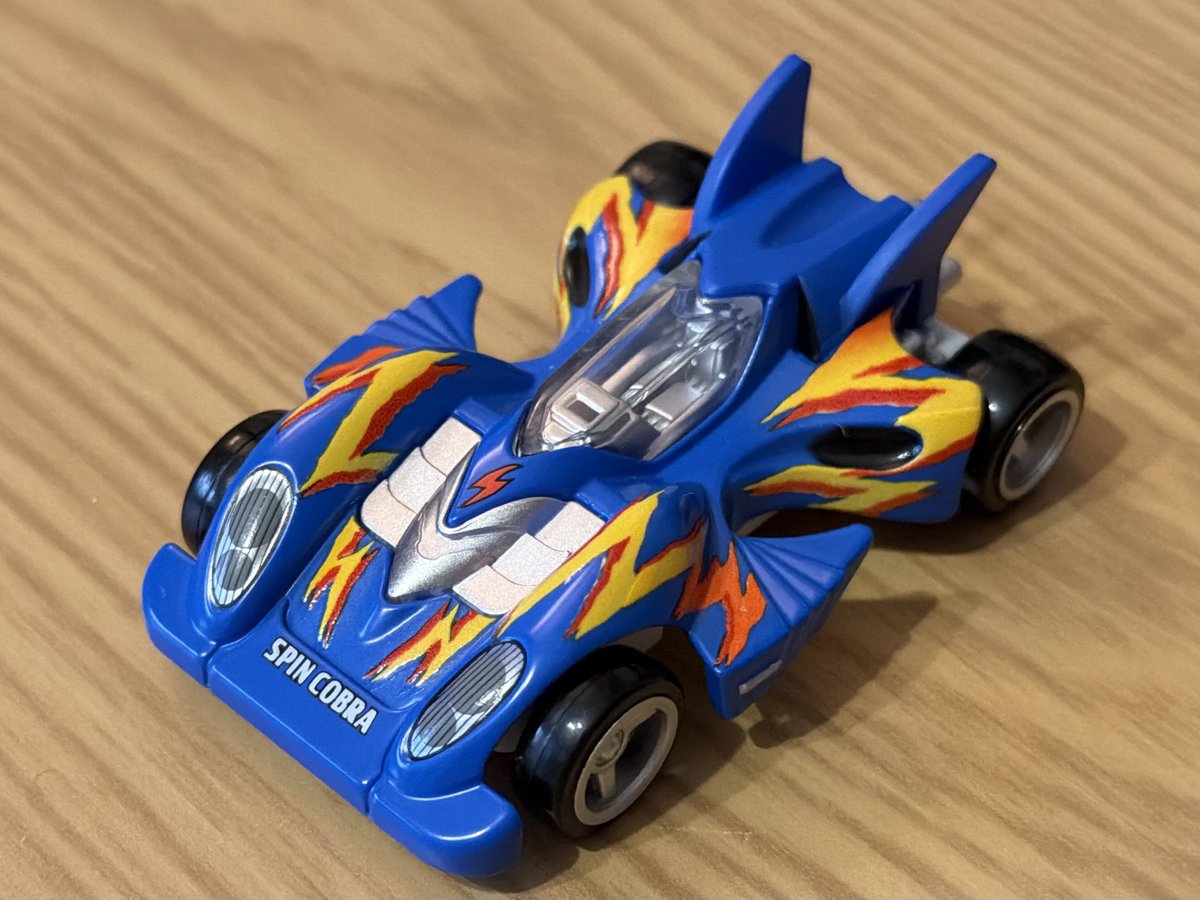 hiro_shai's tweet photo. 本日発売のトミカ、「スピンコブラ」と「プロトセイバーEVO.」を購入しました。

今回は元のミニ四駆を再現というよりはアニメの設定を反映されたものになりますが、キャノピーなどの透明パーツで中のメカパーツが見える質感が良い感じでした！

これでTRFビクトリーズのマシンがトミカで揃うとは…！ https://t.co/nS93EkWUWC