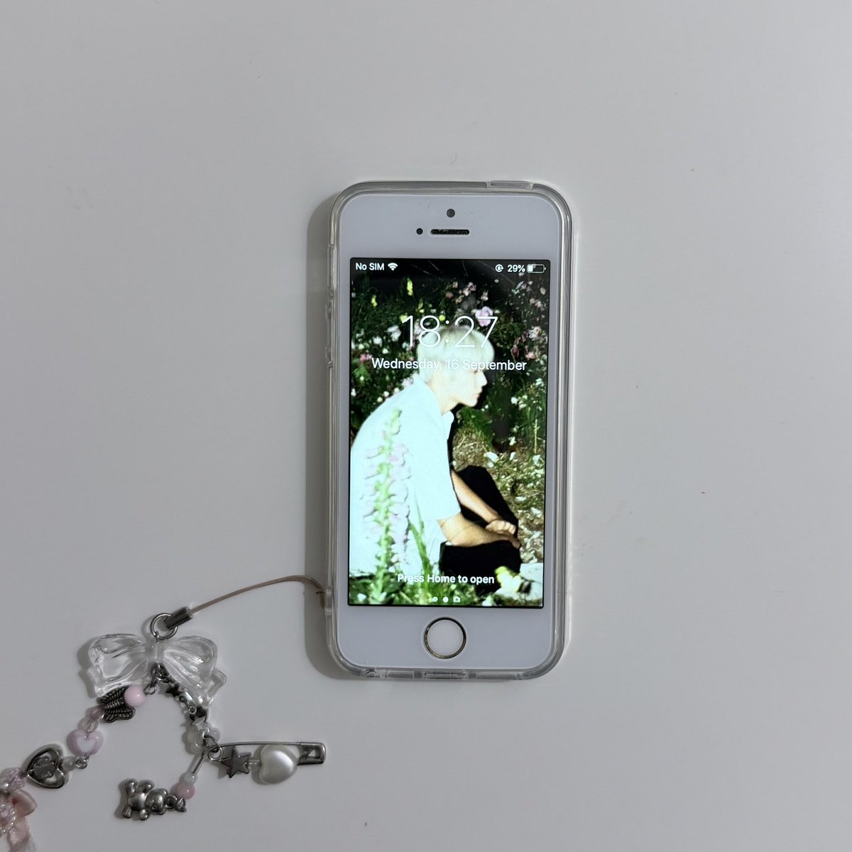 god2boy's tweet photo. iphone 5s 16gb 🪽

1,290 บาท รวมส่ง ( รับผ่อน )

- กล้องหน้า - หลัง ปกติ
- สแกนนิ้ว , air drop ได้
- เชื่อม icloud , reset ได้ทุกอย่าง
- มีสายชาร์จ / เคสใส

ตำหนิ : รอยบุบด้านหลังตรงโลโก้

#ไอโฟน5 #ไอโฟน5s #ไอโฟน6 #ไอโฟน6s #ไอโฟน7 #ไอโฟนมือสอง https://t.co/HqTZ1VNmWv