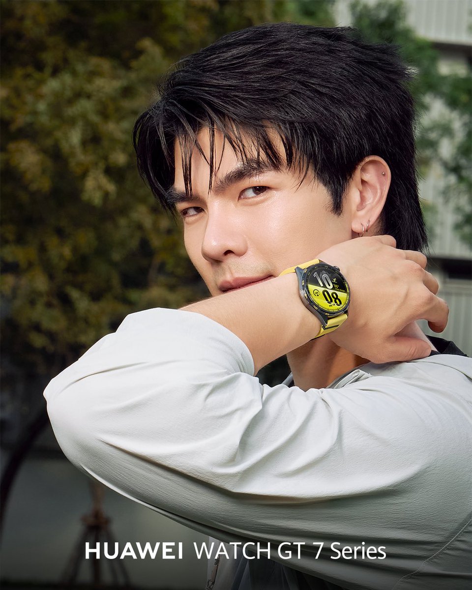 HuaweiMobile_TH's tweet photo. คพร้อม นาฬิกาพร้อม… ได้เวลาออกไปวิ่ง! 🏃‍♂️⌚

ออกสตาร์ตไปกับ มาย ภาคภูมิ และ HUAWEI WATCH GT 7 Series ที่ผสานความสปอร์ตเข้ากับดีไซน์พรีเมียม เติมสไตล์ให้ลุควิ่ง พร้อมเป็นคู่หูตั้งแต่วิ่งชิล ๆ รับอากาศดี ไปจนถึงวันที่อยากท้าทายเป้าหมายใหม่ ✨

จะทีมวิ่งรับลม หรือทีมจริงจังเรื่องเพซ วันนี้มาออกวิ่งไปด้วยกัน 💛💙💚

#HUAWEIWatchGT7xMilePhakphum #HUAWEIWatchGT7Series #TimeForYourBest