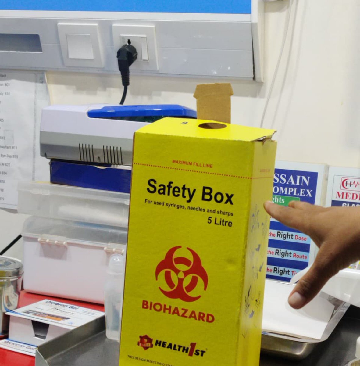 Muhammadsh31887's tweet photo. To assess hospital waste management and segregation practices.
To promote proper handling, storage, and disposal of hospital waste.
#epapunjab #im4climate #maryamnawaz4climate #smoglesspunjab #smogfreepunjab https://t.co/CyCtZbG34v