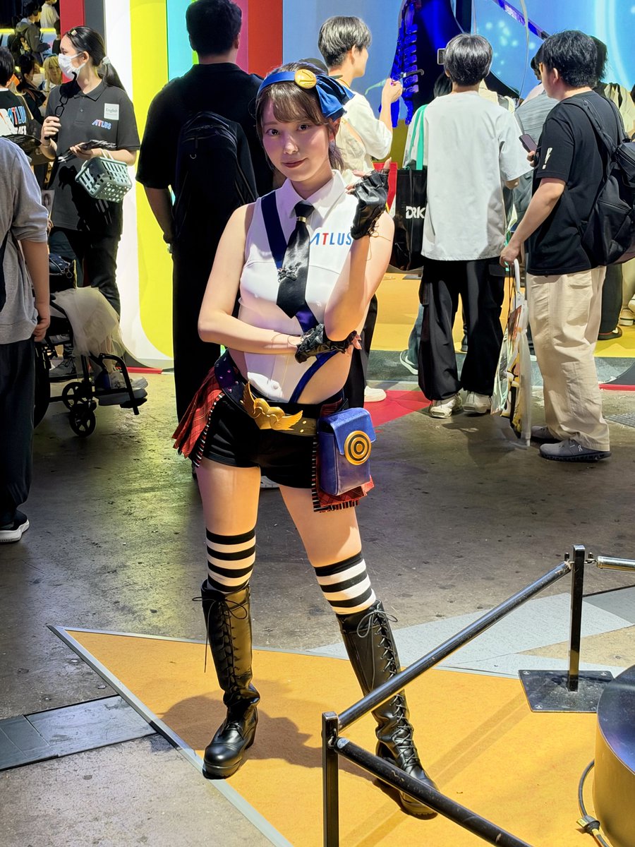 suurika0301's tweet photo. ペルソナ4リバイバル
クマとイザナギとマリー風のコンパニオンの方
#TGS2026 #P4R https://t.co/klj3jlWWrh