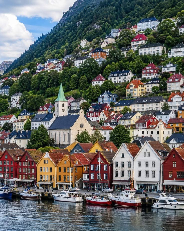 world_tourists_'s tweet photo. Bergen, Norway https://t.co/sGGmCpiJaB