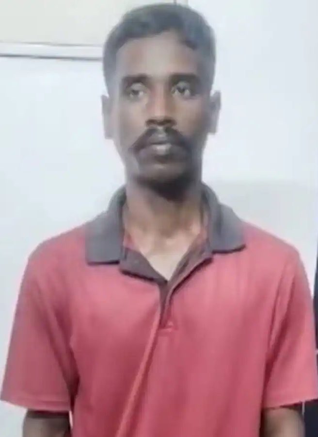 MeghUpdates's tweet photo. 🚨 HUGE: A Bangladeshi national CAUGHT working at the INDIAN NAVAL ACADEMY, Ezhimala, using FAKE documents.

– Worked in the laundry section for a year
– Used a FAKE Aadhaar
– Submitted a Police Clearance Certificate
– His phone reportedly EXPOSED his BANGLADESHI identity https://t.co/VnTTUCOGat