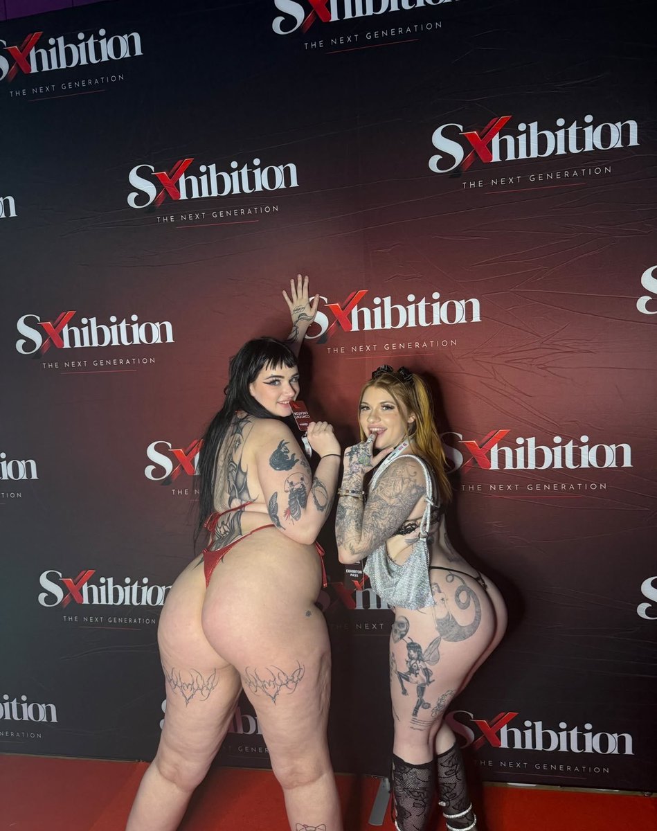 xodaisydukes_'s tweet photo. Come smooch @Roxxib3ll  and I at Sxhibtion tonight and tomorrow 💋
Stall 95! https://t.co/OkSDWj3YJJ