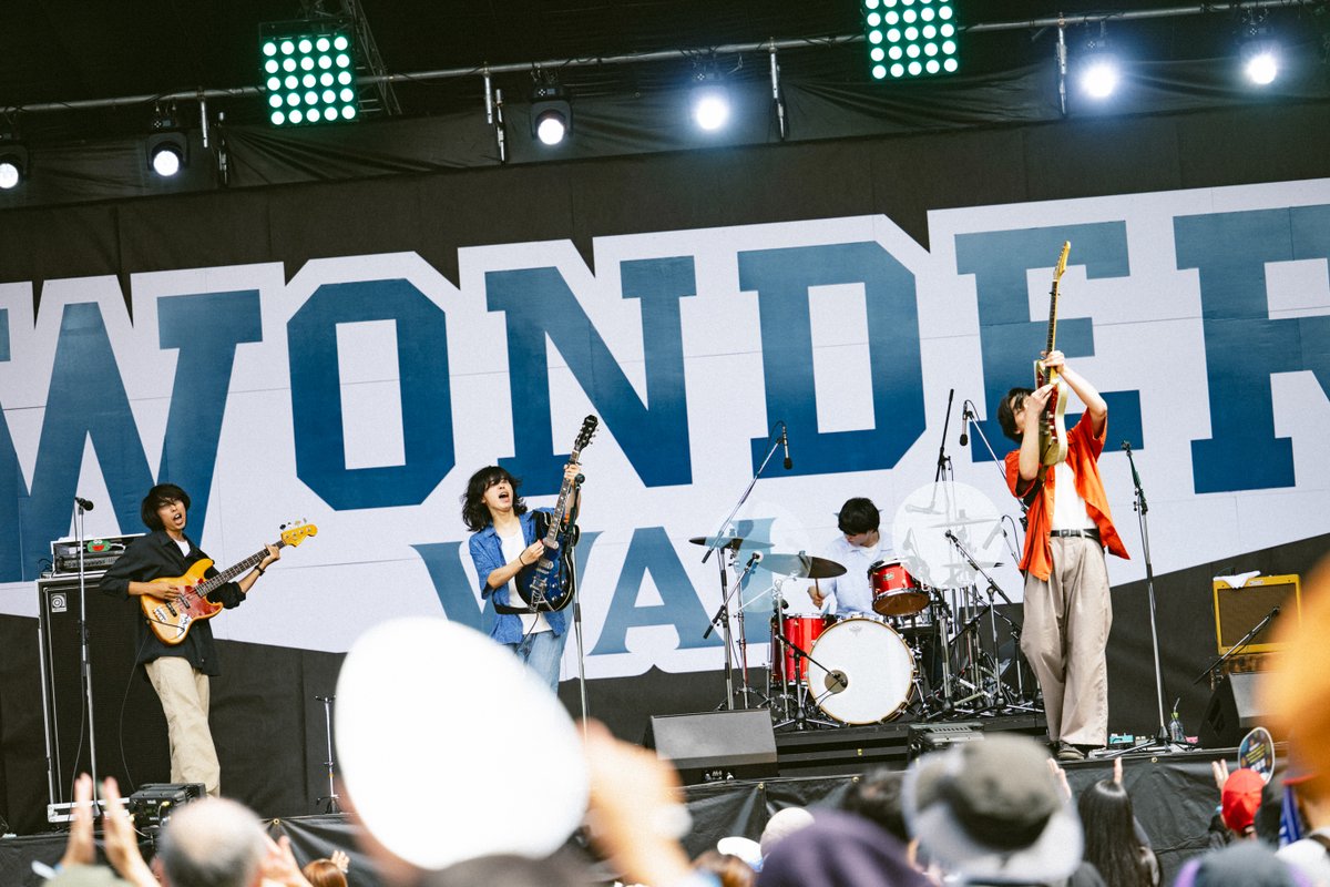 Fanpla_official's tweet photo. #Fanplus_Live_Audition2026
#中津川ワイルドウッド(@WILDWOOD_FES)の初日オープニングアクトとして、グランプリを獲得した水平線(@suisuisuiheisen)が出演しました!🎤
本番の様子をお届けします!
(Photo by @SatoshiHata)
MCの別府由来さんともパシャリ🌳📸
#中津川ウッド #FanplusKit https://t.co/YiZhC8YFci