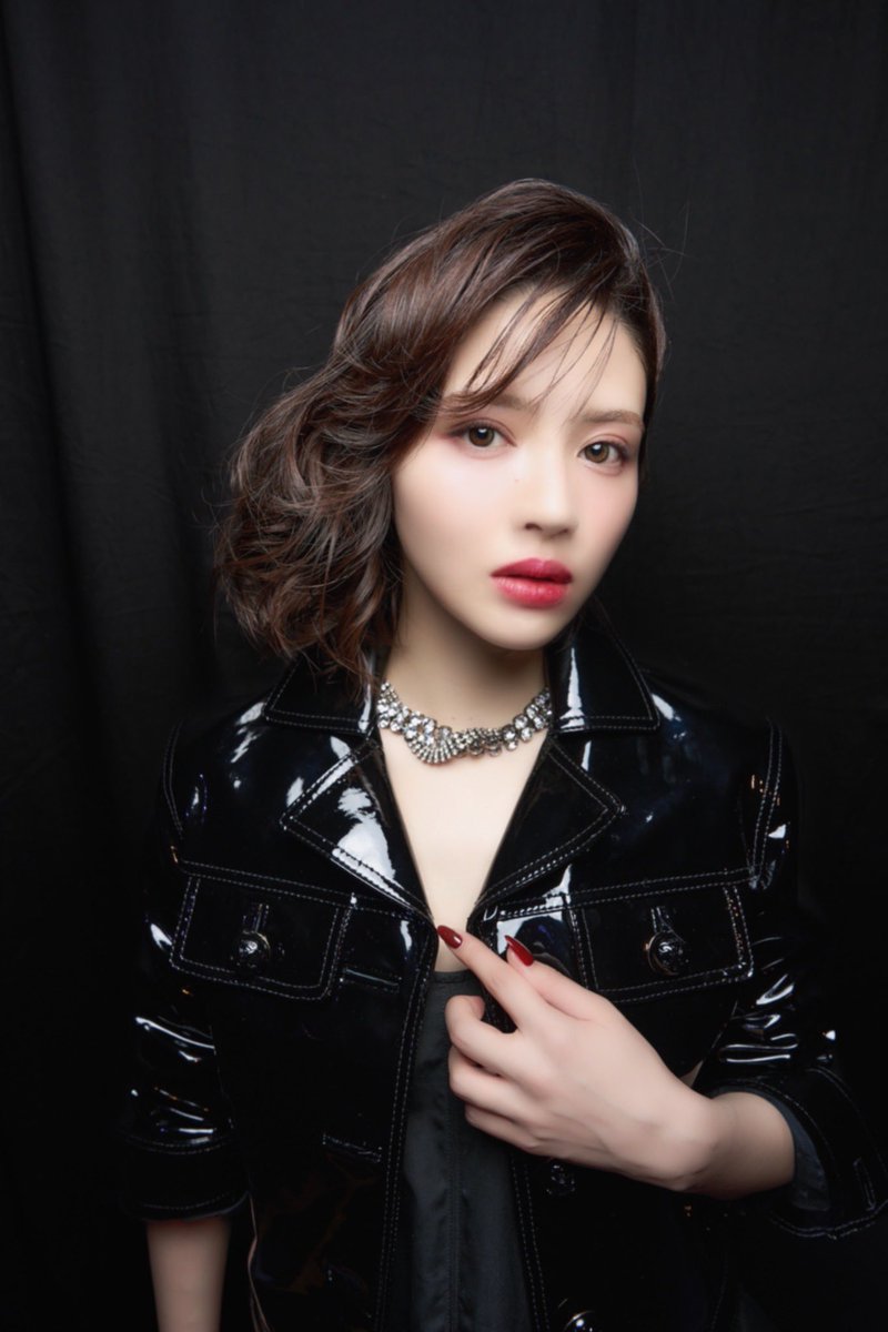 FRUITS_ZIPPER's tweet photo. ✨👗鎮西寿々歌 #TGC ランウェイ👗✨

FRUITS ZIPPER 鎮西寿々歌が
マイナビ TGC 2026 A/Wの
トップバッターを務めさせていただきました。

とても名誉なこの役を任せていただけたことに深く感謝し
モデルに女優にアイドル、すべてに全力投球していきます！

時代を切り拓き続けるおすずから
これからも目を離さないでください！

🖤🖤𝑻𝑮𝑪 𝑺𝑷𝑬𝑪𝑰𝑨𝑳 𝑪𝑶𝑳𝑳𝑬𝑪𝑻𝑰𝑶𝑵🖤🖤

🧡鎮西寿々歌 @suzuka_fz1124

9月19日（土）
「マイナビ TGC 2026 A/W」
📍横浜アリーナ

#TGC @TGCnews
#FRUITSZIPPER #ふるっぱー
#フルーツジッパー