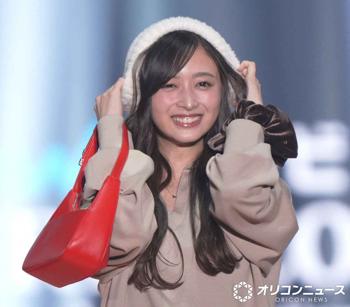 oricon's tweet photo. 【🌷TGC 26 A/W🌷】
乃木坂46井上和、ファーのベレー帽で大人フェミニン　かわいらしさ際立つ秋冬コーデ

https://t.co/efE5jzIc0o

＼フォトギャラ随時更新中📸🌟／
https://t.co/dNLEXBmYav

#マイナビTGC #TGC https://t.co/IFPLdEvhmO
