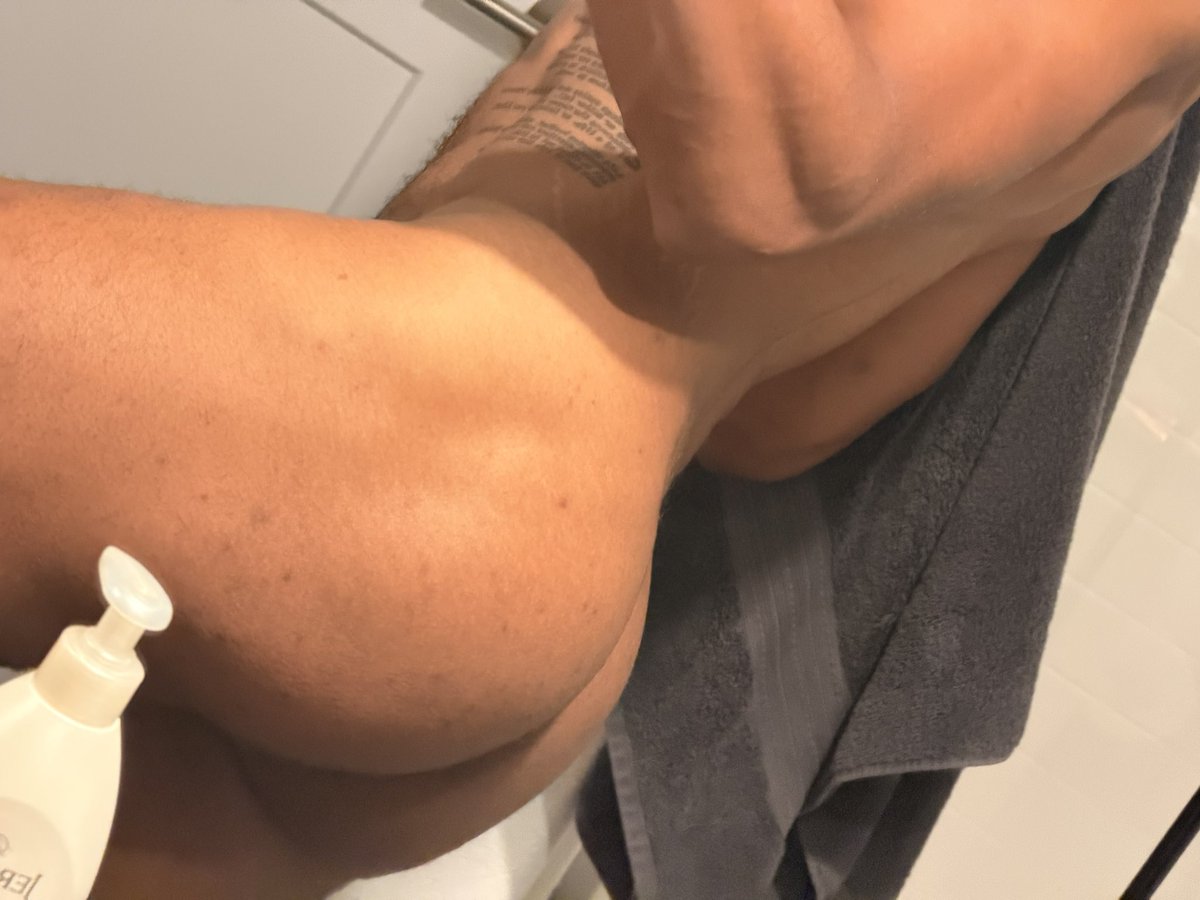 afterdarccc's tweet photo. 🍯🧸

Physique https://t.co/WFWeZQEWzE