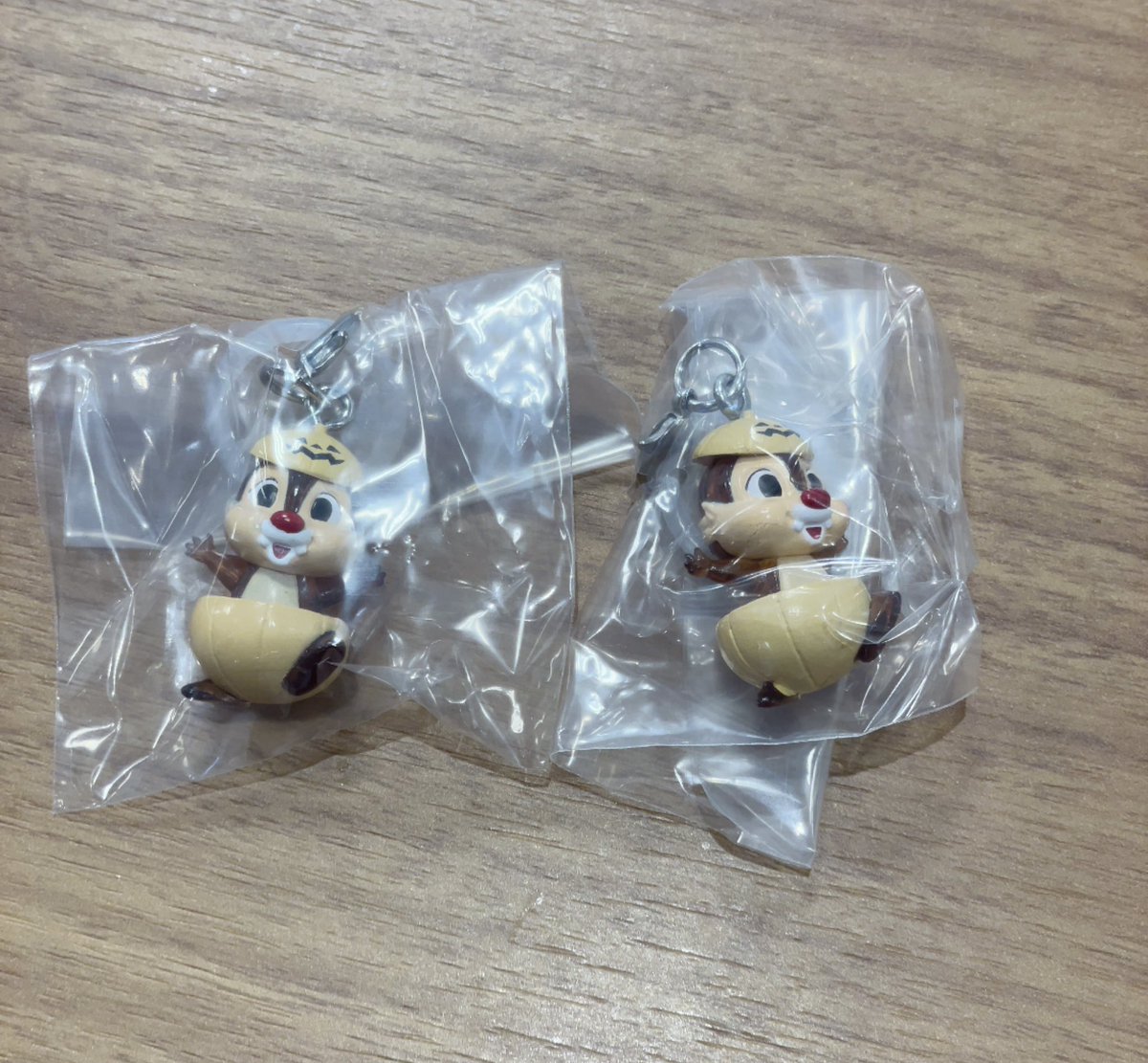 ___mana13's tweet photo. めじるしアクセサリー 交換
ディズニー Halloween ハロウィン

求：チップ / ゼロ / プーさん

譲：デール

出先のためID無しで申し訳ありません🙇

郵送での交換を希望しております📮
お気軽にお声掛けください！ https://t.co/jFPNHphVb0