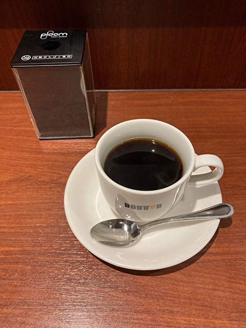 yataka_k's tweet photo. 渋谷のドトールで休憩... https://t.co/QzzXaR7PPB