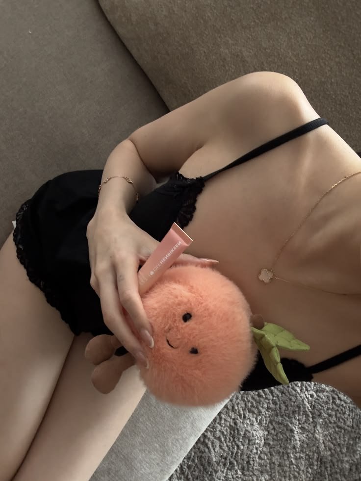 wtuetuee's tweet photo. ai hong ib được cmt post này giúp em nhaa 🥺 https://t.co/crCgxExh8Q