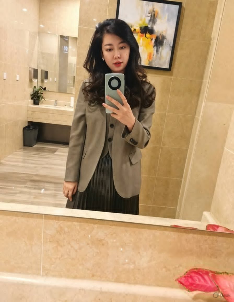 chann_doumura's tweet photo. 正常轨迹生活太久了，在这个如狼似虎的年纪性欲望总是很强烈又无处可循，来推特就是为了寻找那有趣的灵魂，释放自己内心那蠢蠢欲动的欲望 https://t.co/46ZbNS705T
