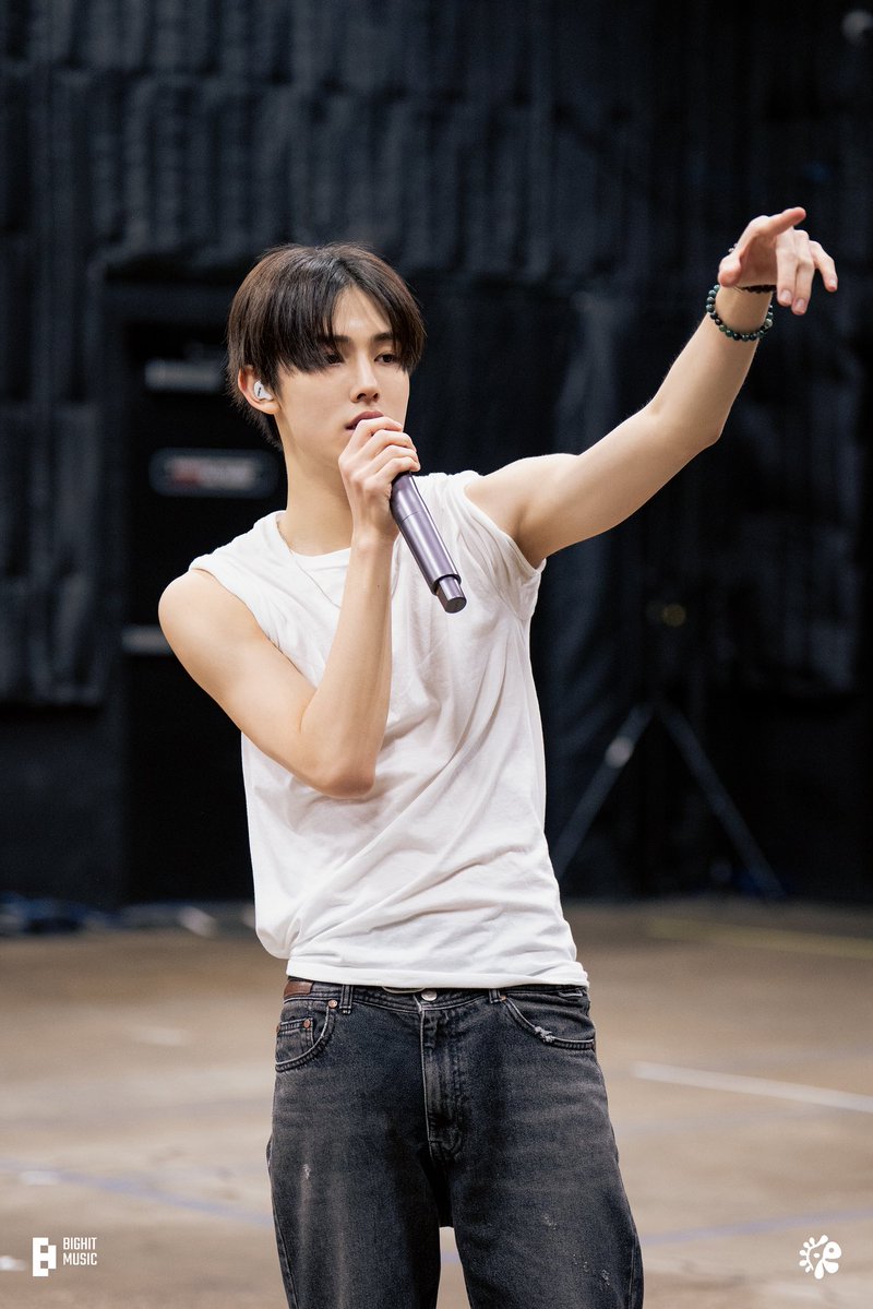 eomnjip's tweet photo. @eomlandvnfp The charm of EOMAGNETISM takes center stage so effortlessly! Witness a brilliant ACEOM highlight forming an eternal, beautiful EOMPRODIGY memory for all the fans today.
 
EOM BRINGS ACE FACTOR
 
#SEONGHYEONInFocus
#SEONGHYEON #성현 https://t.co/O77KNTjxTc