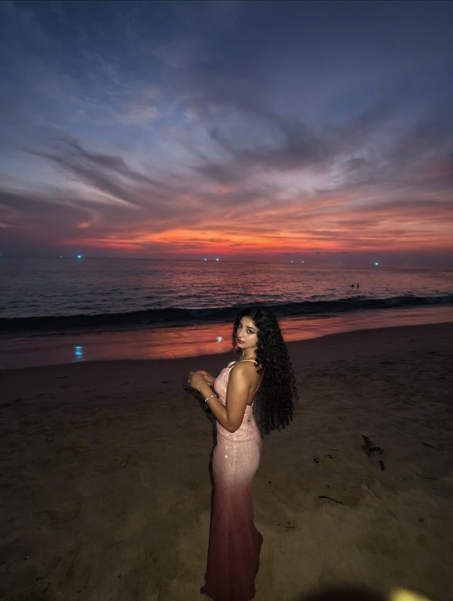 natuguntalu's tweet photo. Rishitha lanja 🥵aa gudda aa Sallu shapes keka untay deenivi gudda🍑 chupiyyatam lo expert idhi aa gudd lo petti dengutuntey swargamey 🤤💦💋 https://t.co/fOWZBqNX5P