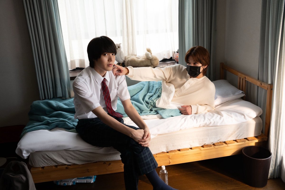azif2o's tweet photo. この人ずっとお餅ツンツンしてるんだけど、笑顔が眩しすぎて心臓がもたない…！幸せそうなの最高すぎる... https://t.co/GMbWya6Vfr