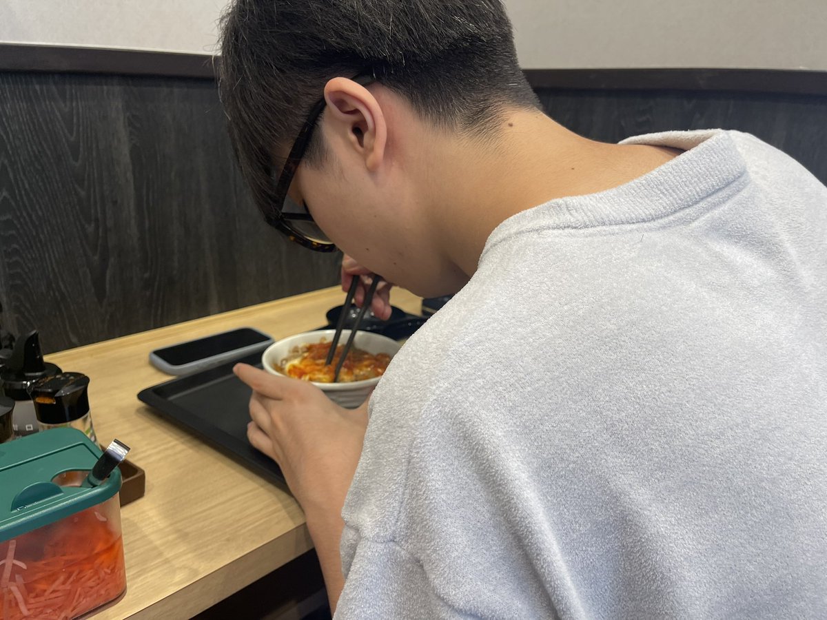 Shadomeii's tweet photo. 妖怪ウォッチの動画撮り終わったにこみ君の昼飯をつぶや木ます https://t.co/6F7LoD2y9o