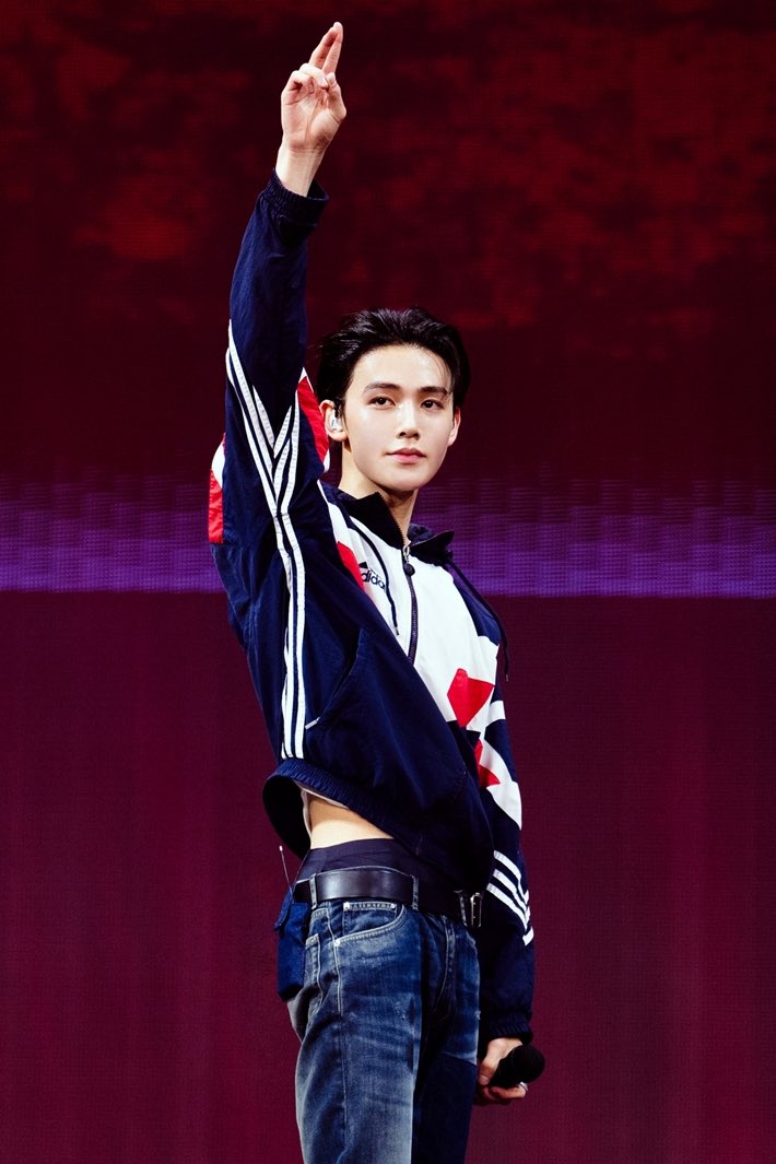 BeckyPhamESH's tweet photo. Surpassing all limits with natural EOMAGNETISM on display! A top-tier ACEOM idol creating a magnificent, timeless EOMPRODIGY spectacle that we will always remember fondly.
 
EOM BRINGS ACE FACTOR
 
#SEONGHYEONInFocus
#SEONGHYEON #성현 https://t.co/2rvESv4AJQ