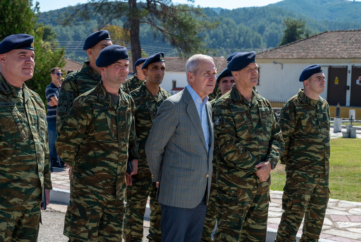 Hellenic_MOD's tweet photo. Επίσκεψη ΥΦΕΘΑ @adavakis  στην 193 ΜΠΕΠ και στην έδρα της XX ΤΘΜ της περιοχής ευθύνης της ΑΣΔΙΘ
https://t.co/fHDbgfa4Fb https://t.co/JNcGjU024N