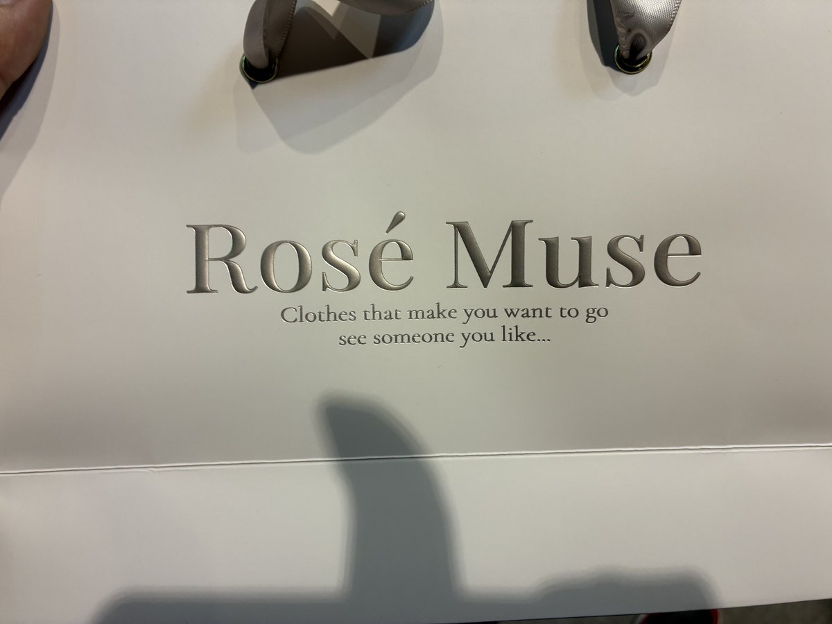 goddess8urawa's tweet photo. オンラインで売り切れなら店舗で買えばいい 
#rosemuse https://t.co/q5ghsDPiv4