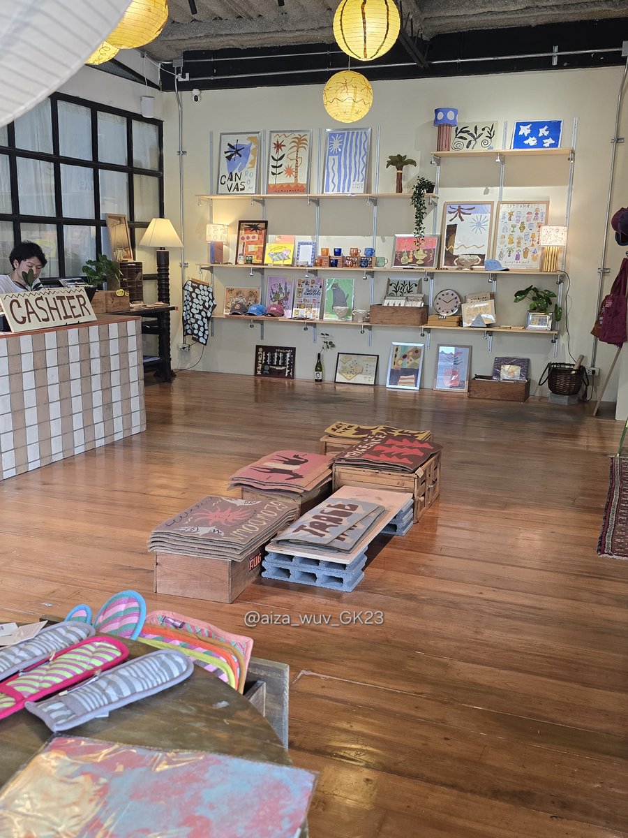 aiza_wuv_GK23's tweet photo. Went to check out Gulf &amp; Bright's fren, project space - Trace Space. 

#GulfKanawut #bbrightvc
#tracespace https://t.co/KLvMJTyboZ