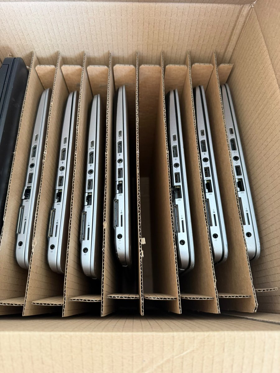 TosinOlugbenga's tweet photo. Buying USED laptops from stores in the UK is highly expensive. 

You can now buy at more affordable prices on https://t.co/YUwDn7sNVH

Those in Nigeria who needs affordable used laptops can make purchases but it might take 7 - 12 days to get to Nigeria. https://t.co/X2vYQGVbWA