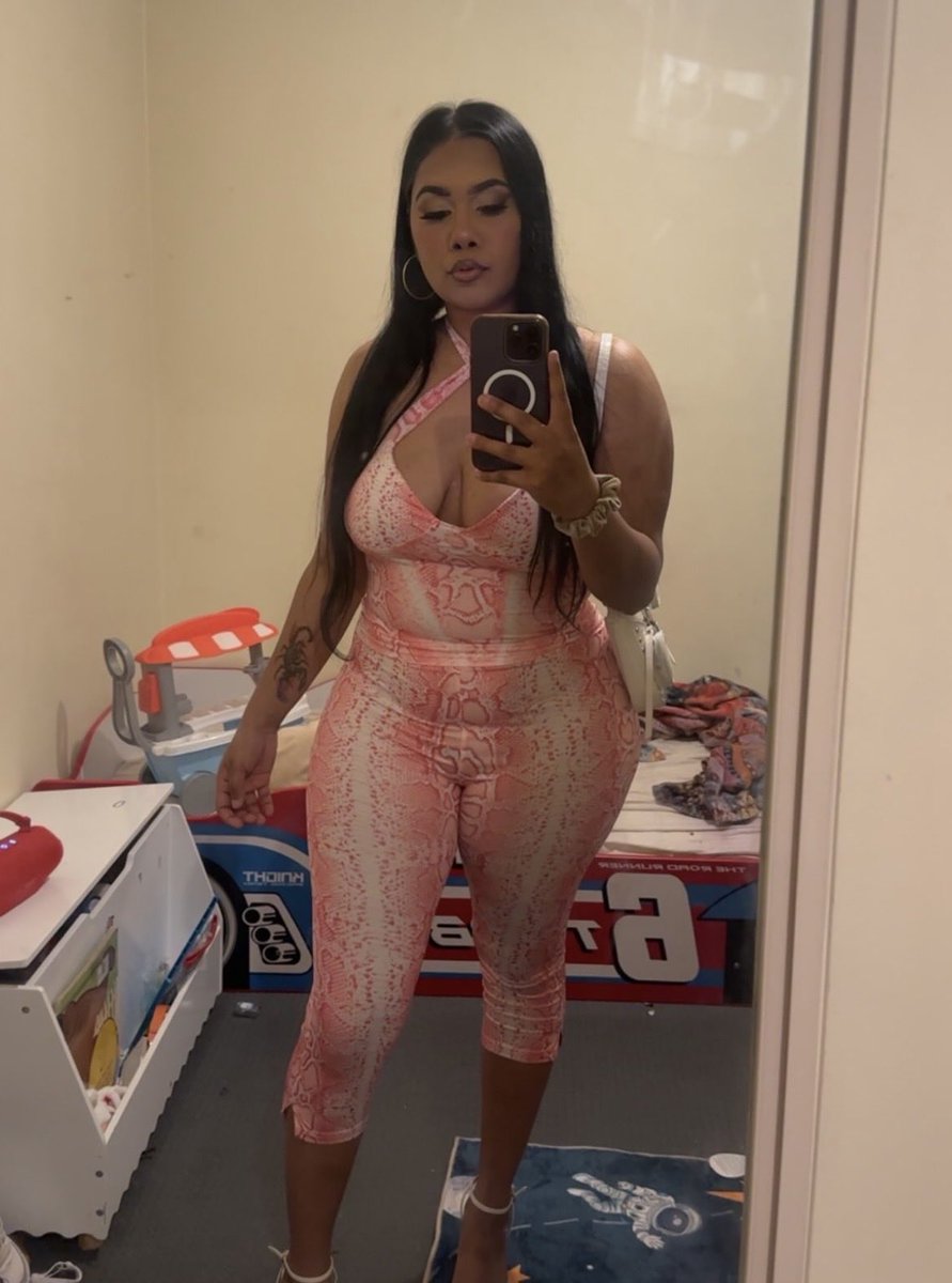 Usrtzg's tweet photo. 🍑🍑🍑 https://t.co/moZxIhL49E