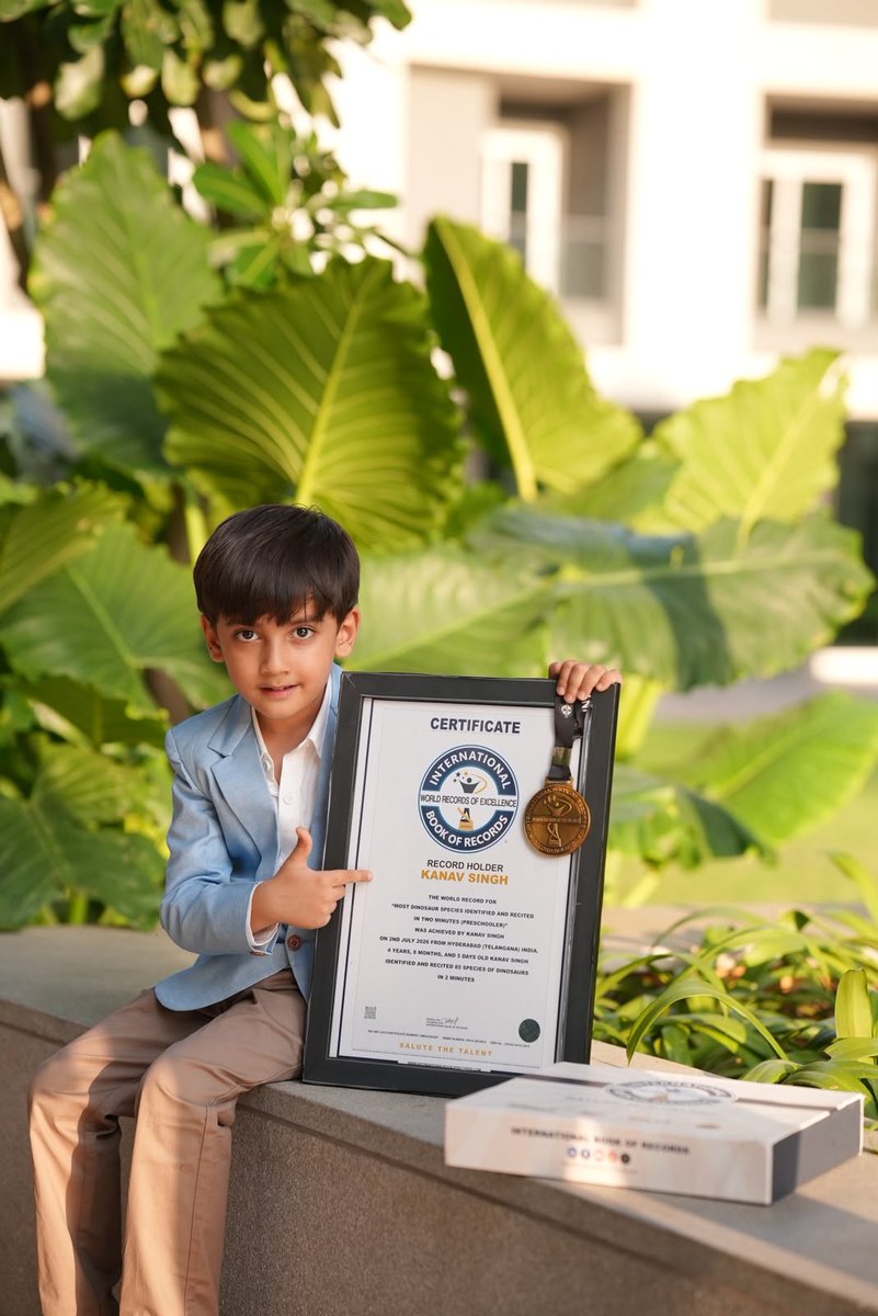 DrsSchool's tweet photo. 🦖 Congratulations Kanav Singh (IK 3), DRS International School, Kompally! At just 4 yrs 8 months, he set an #InternationalBookofRecords title by reciting 85 dinosaur species in 2 minutes! 🏅

#DRSInternationalSchool #BookOfRecords #YoungAchiever #Dinosaurs #BestSchool #Hyderabad https://t.co/4cV2IpqHhB