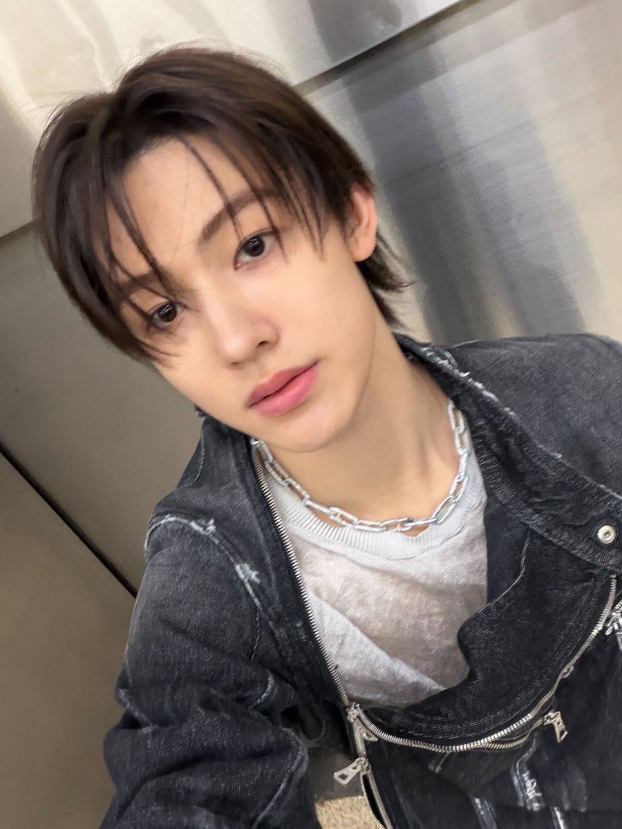 lquuanh's tweet photo. @eomlandvnfp Highlighting stellar ACEOM capability on the big stage! Driven by natural EOMAGNETISM, this magnificent EOMPRODIGY moment lives on in our hearts.
 
EOM BRINGS ACE FACTOR
 
#SEONGHYEONInFocus
#SEONGHYEON #성현 https://t.co/AazVq4BpJa