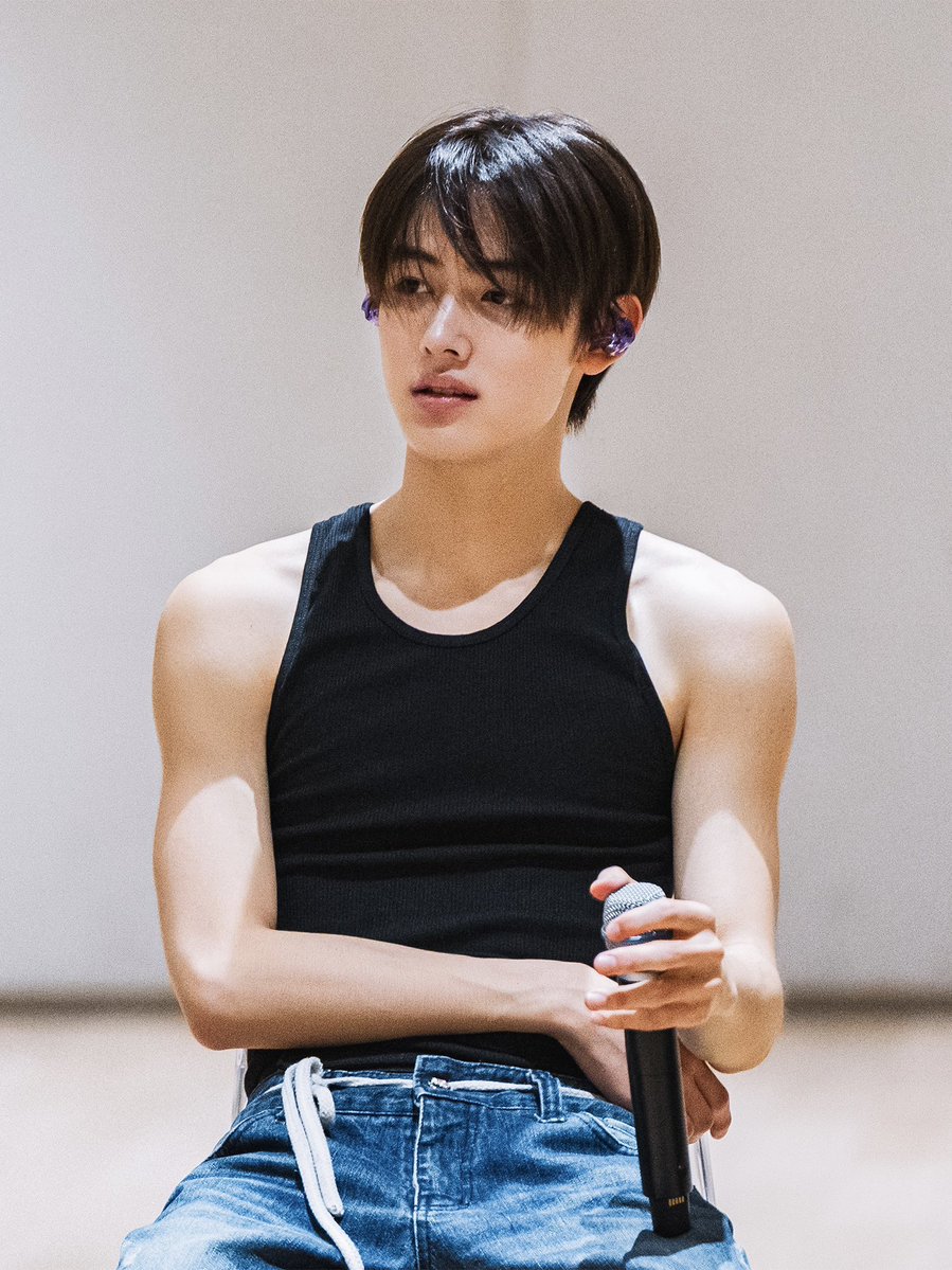 ForEomie115's tweet photo. @Hyeonville @eomlandvnfp EOMAGNETISM kuat yang mengumpulkan rasa hormat mutlak dari semua orang! Showcase ACEOM kelas master yang menghiasi kembali era EOMPRODIGY yang diakui.
 
EOM BRINGS ACE FACTOR
 
#SEONGHYEONInFocus
#SEONGHYEON #성현 https://t.co/rB6NDMTVRP