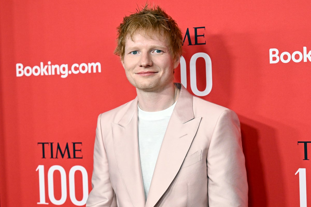 Independent's tweet photo. Ed Sheeran is set to return to stage for 1st time since Macklemore was cut and other acts withdrew https://t.co/lSuowgFPSw https://t.co/fNJ2aUWanX