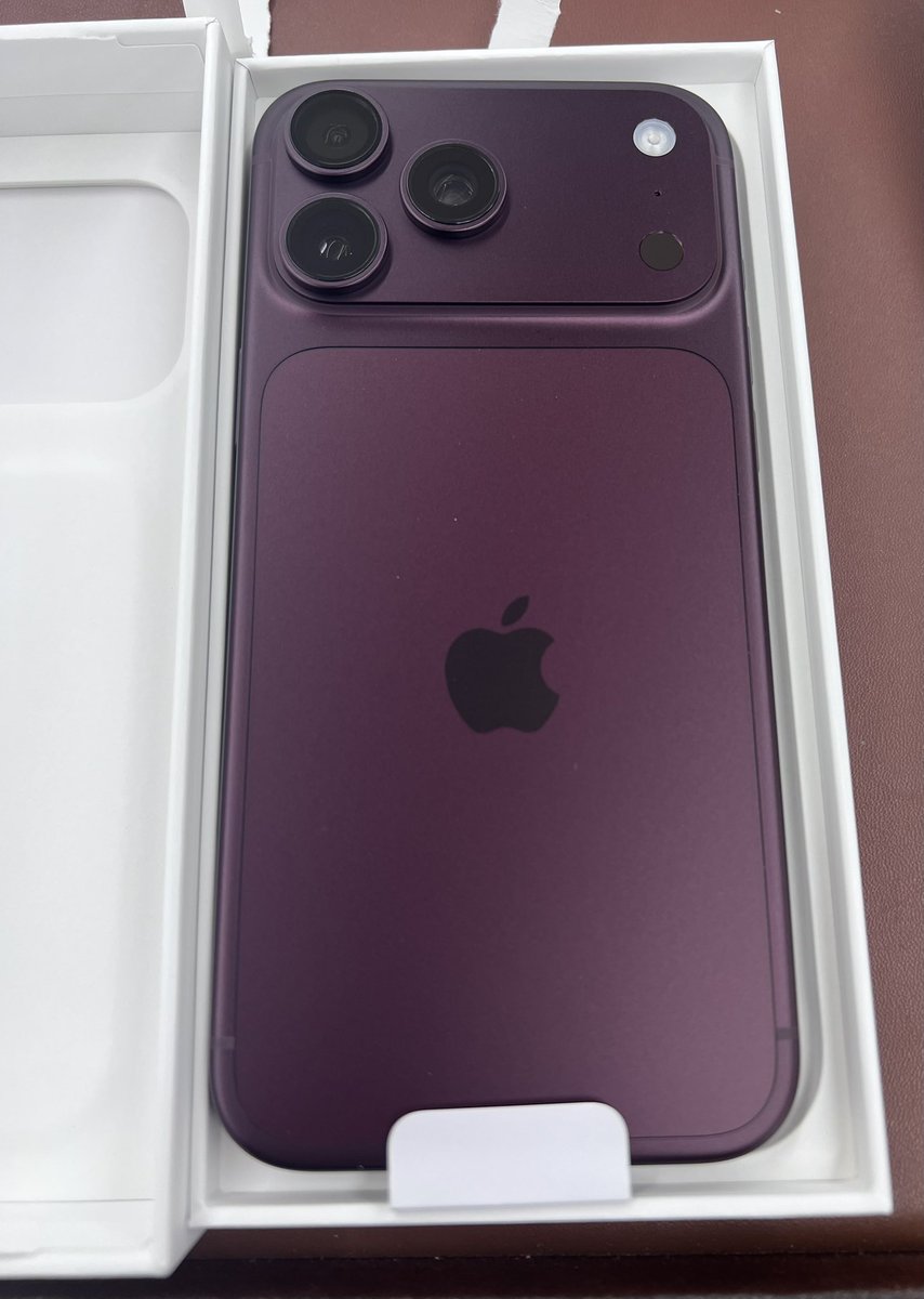 choco_hill's tweet photo. 無事iPhone 18 PRO MAX受け取れました！ノジマでは転売対策の為、店頭で開封、電源オンまで必要となります！
#iPhone18promax #ノジマ https://t.co/DZxYSUFhUr