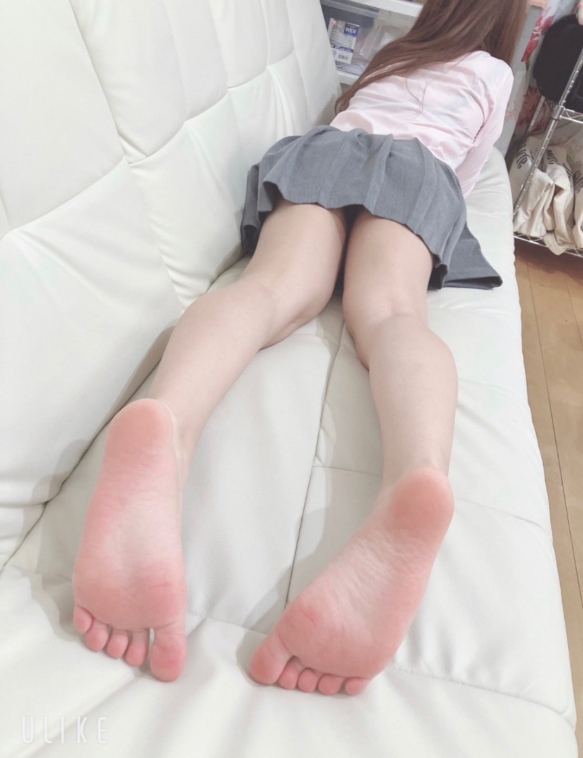 PINKYDBSCREW1's tweet photo. 我女儿这种你们谁敢吃啊？不怕中毒吗？ #母女 https://t.co/1bVOfjGeRn