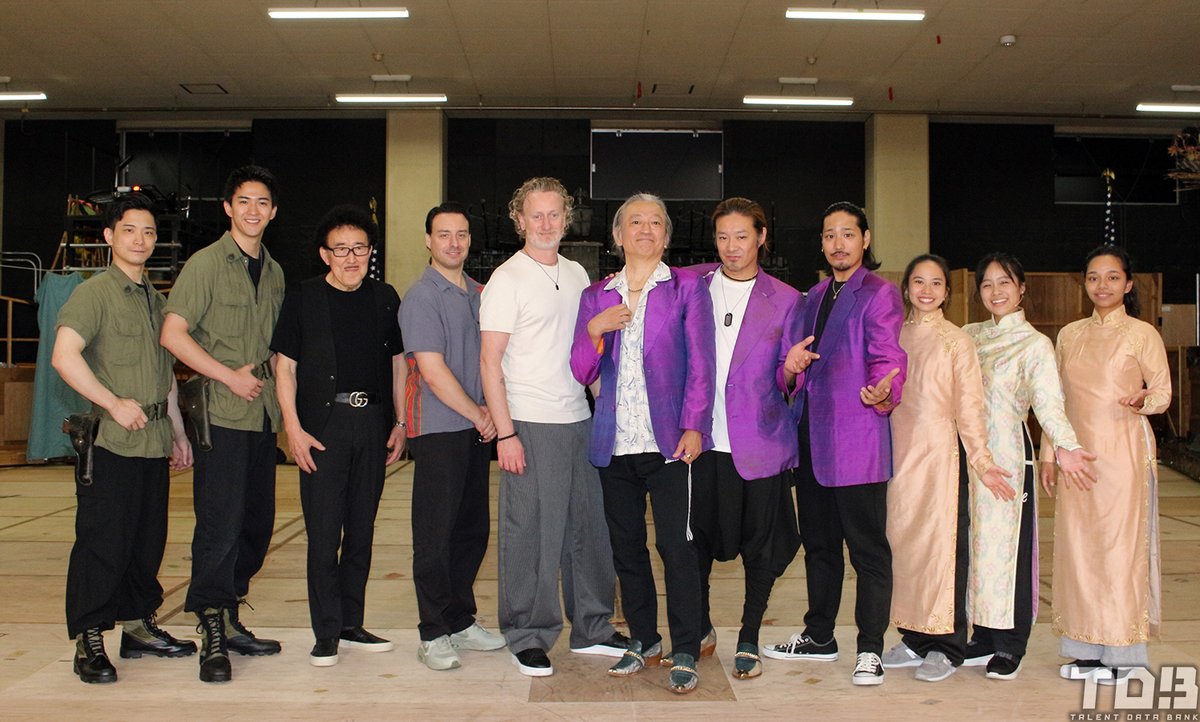 talent_databank's tweet photo. 『ミス・サイゴン』稽古場会見

駒田一、東山義久、桐山照史ら豪華キャストが“順調すぎる”稽古場を公開！
「暑苦しいぐらい熱気を持った稽古が進んでいる」

▼詳細はこちら
https://t.co/8AJcWKM32s 

#ミス・サイゴン https://t.co/Skeh6aWRq7
