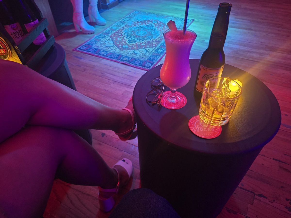 fya1114's tweet photo. Iniciamos la noche!! 😁🍍🍺

https://t.co/V8mIiNZw7E https://t.co/Z7FsVVUk9w