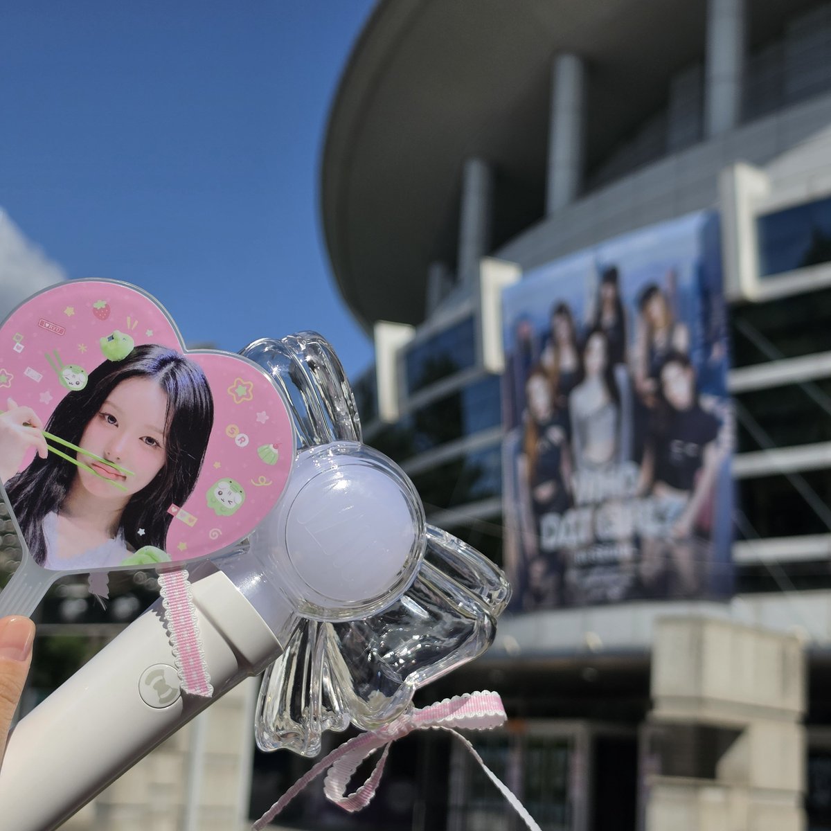 sa_rang07's tweet photo. 이즈나 첫 콘서트 축하해!!! 🩷🩷🩷 
첫콘서트 화이팅 !!!!! 

#izna #WHO_DAT_GIRL #WHO_DAT_naya https://t.co/gnoX1LijLP