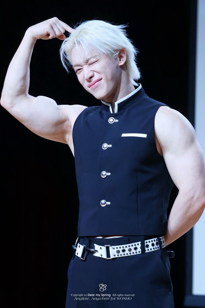 Bombom930301's tweet photo. 260919 애플뮤직 팬싸 

볼떡앙💙

#원호 #WONHO https://t.co/Ns2cq96Gr6