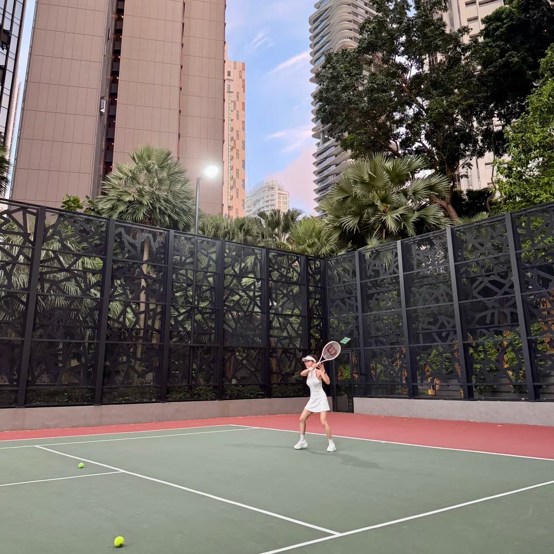 NebulaHazeq's tweet photo. After living in Singapore for two years, I’ve realized that the most expensive form of self-care is intense exercise. https://t.co/hWtIBitCge